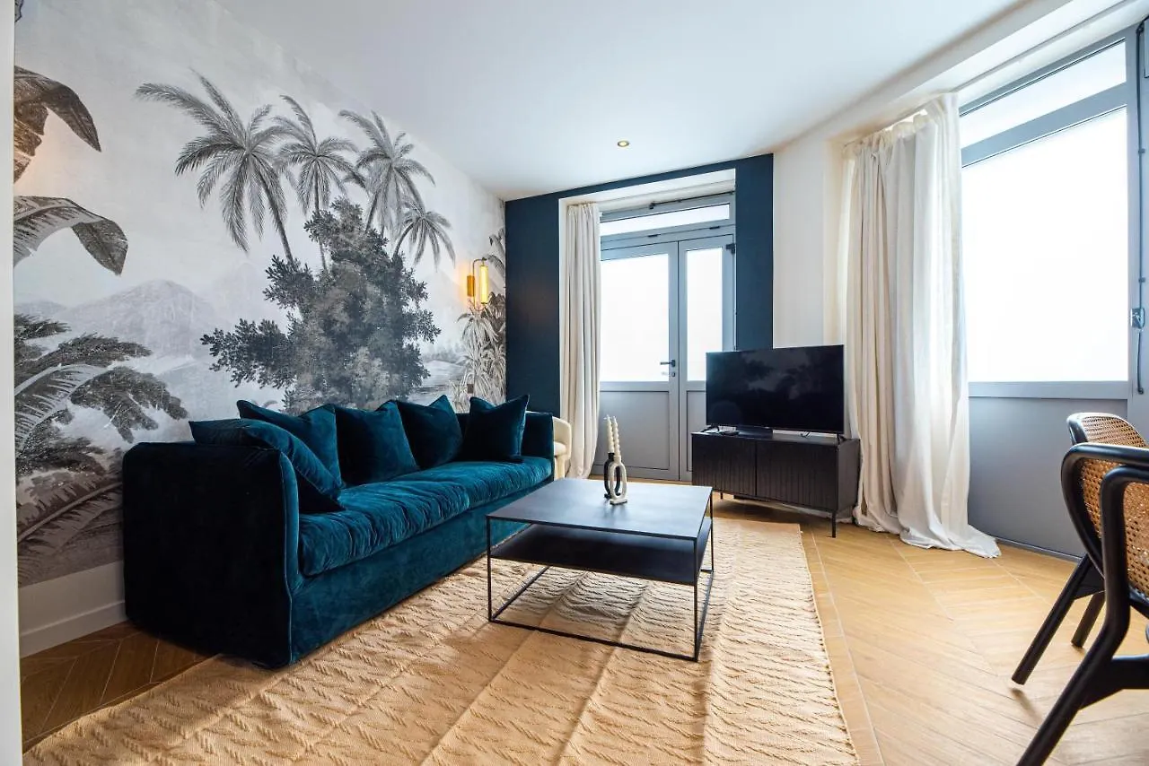 Lovely Apartment Close To Eiffel Tower location